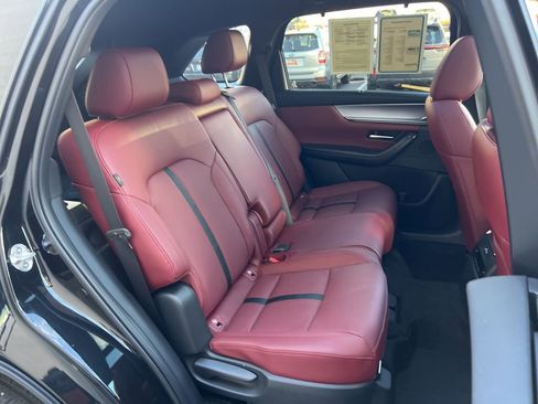 Used 2025 MAZDA CX-70 3.3 Turbo S w/ Premium Package image 24