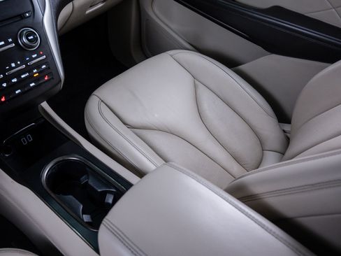 Used 2019 Lincoln MKC Select w/ Select Plus Package image 28