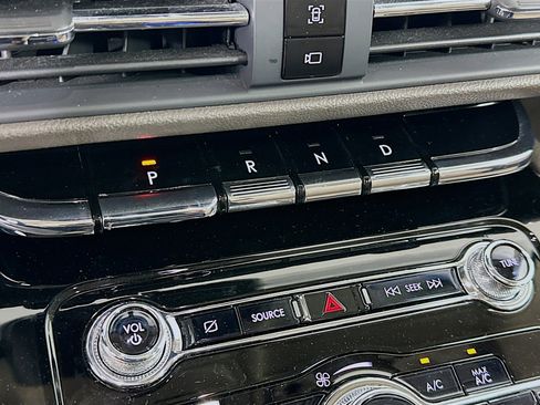 Used 2022 Lincoln Corsair Reserve w/ Equipment Group 201A image 25