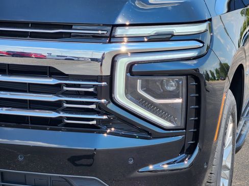New 2025 Chevrolet Suburban Premier image 5