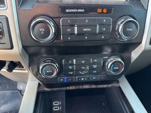 Used 2019 Ford F350 Lariat w/ Lariat Ultimate Package image 24