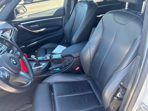 Used 2019 BMW 330i xDrive Wagon AWD/4WD image 8
