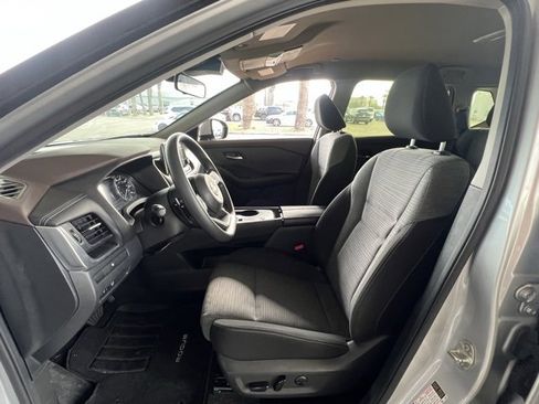 Used 2023 Nissan Rogue SV image 8