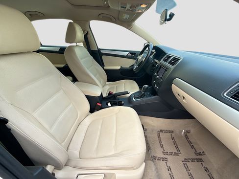 Used 2011 Volkswagen Jetta SEL image 31