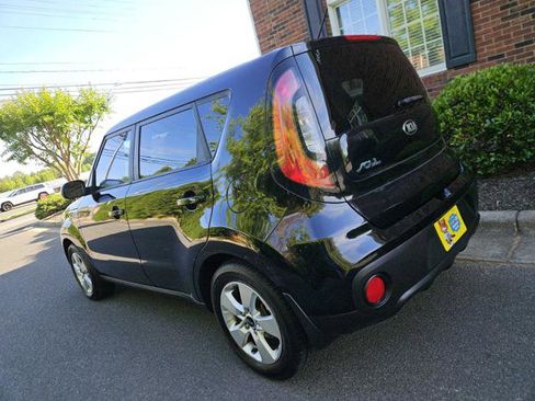 Used 2017 Kia Soul FWD image 3
