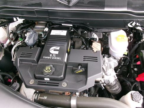 Used 2024 RAM 2500 Tradesman w/ Chrome Appearance Group AWD/4WD image 48