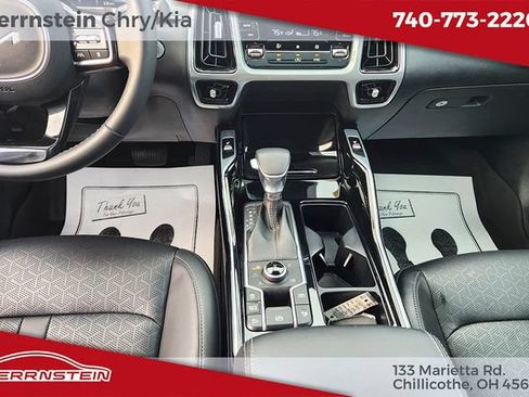 Used 2023 Kia Sorento SX AWD/4WD image 13