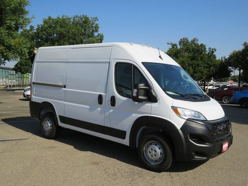 New 2023 RAM ProMaster 2500 w/ Interior LED Lighting Group FWD image 3