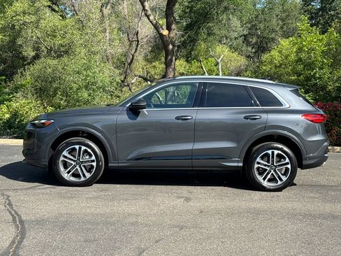 Used 2025 Audi Q5 Premium w/ Convenience Package AWD/4WD image 9