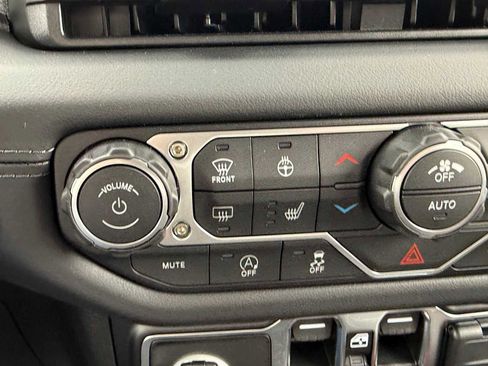 New 2026 Jeep Gladiator Mojave w/ Safety Group image 15