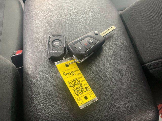 Used 2024 Toyota RAV4 LE AWD/4WD image 32