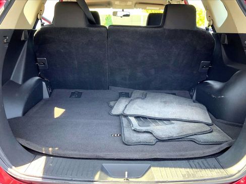 Used 2013 Nissan Rogue S AWD/4WD image 34