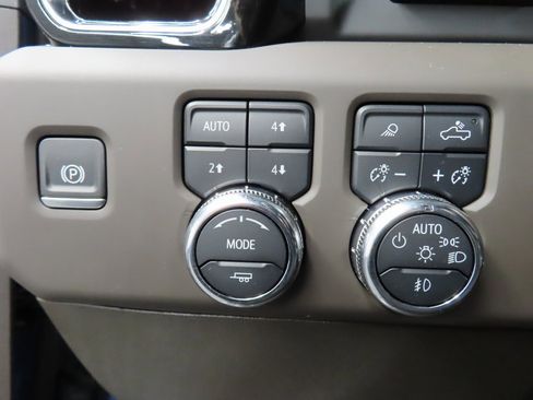 Used 2024 GMC Sierra 3500 Denali w/ Denali Reserve Package image 48