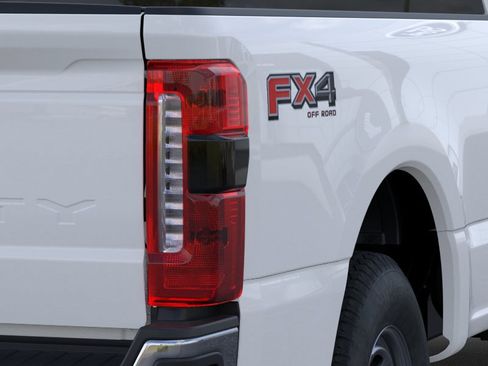 New 2026 Ford F350 XL w/ 360-Degree Camera Package AWD/4WD image 21
