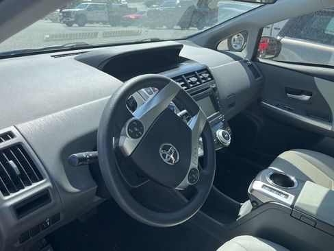 Used 2012 Toyota Prius V Three FWD image 8