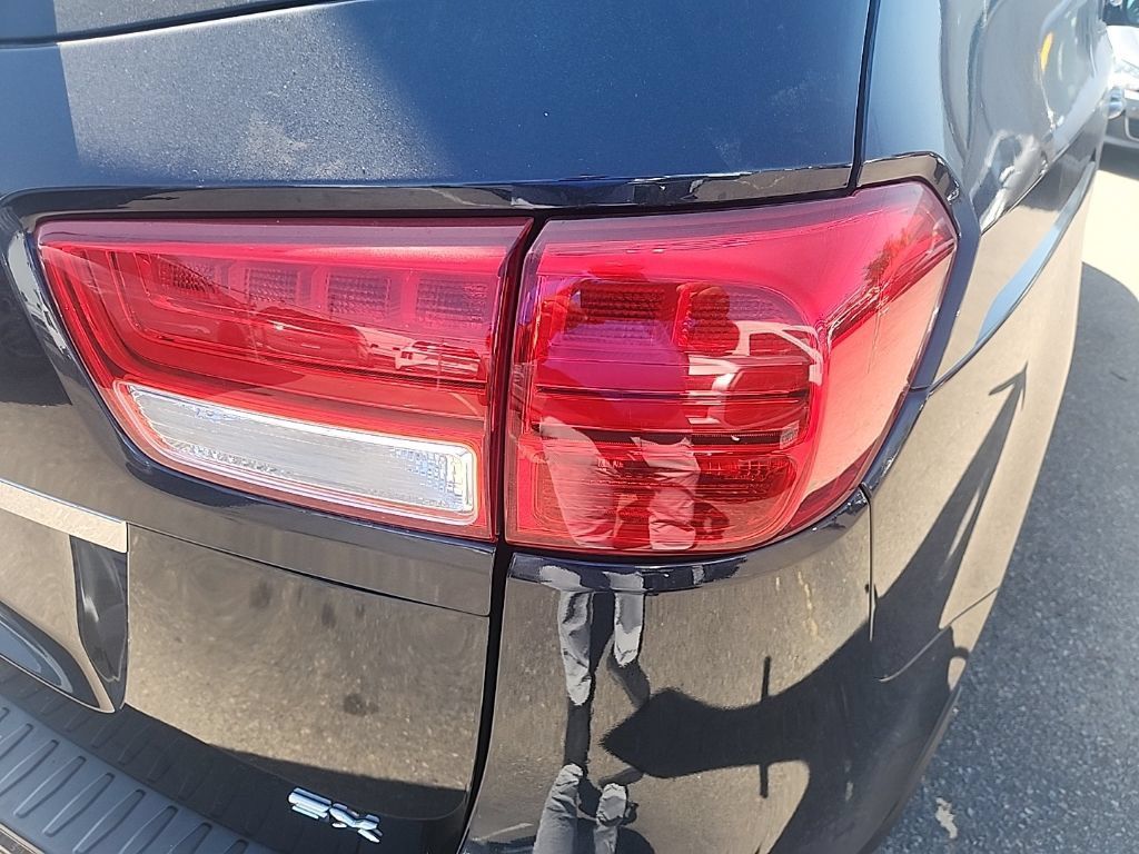 Used 2016 Kia Sedona SX FWD image 14