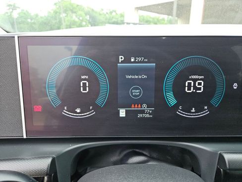Used 2025 Hyundai Tucson SEL FWD image 19