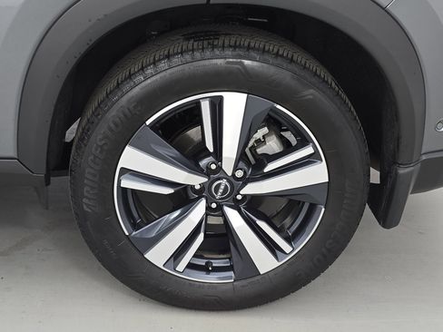 Certified 2024 Nissan Rogue SL image 33