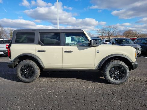 New 2025 Ford Bronco Big Bend w/ Black Diamond Package image 3