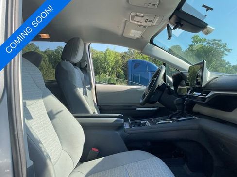 Used 2021 Toyota Sienna LE FWD image 6