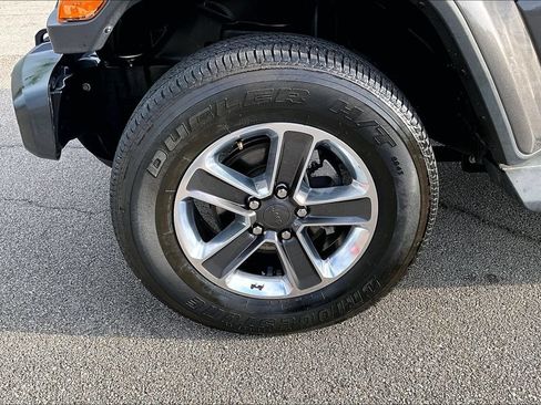 Used 2021 Jeep Wrangler Unlimited Sahara AWD/4WD image 8