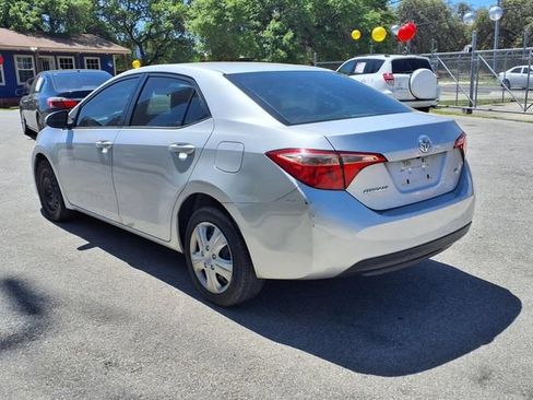 Used 2017 Toyota Corolla LE FWD image 5