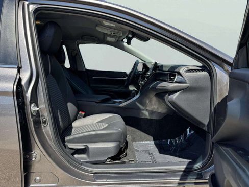 Used 2024 Toyota Camry SE image 45