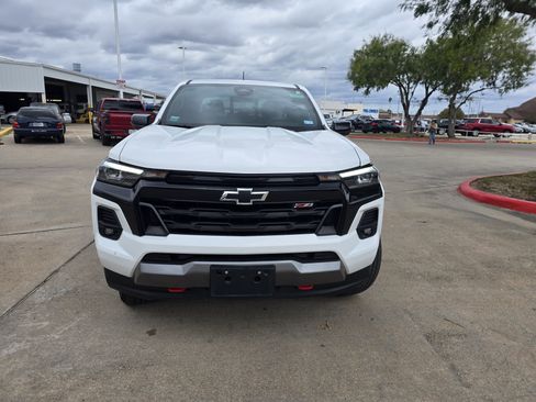Used 2024 Chevrolet Colorado Z71 w/ Z71 Convenience Package 2 image 8