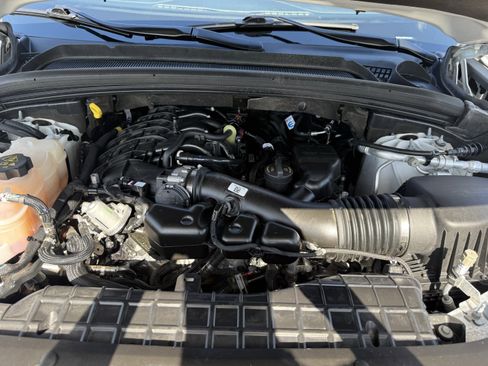 Used 2023 Jeep Grand Cherokee L Laredo image 34