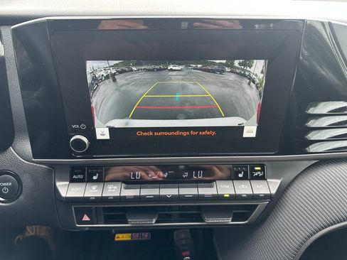 Certified 2025 Toyota Camry SE w/ Convenience Package AWD/4WD image 16