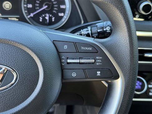 Used 2022 Hyundai Sonata SEL w/ Winter Weather Package image 11