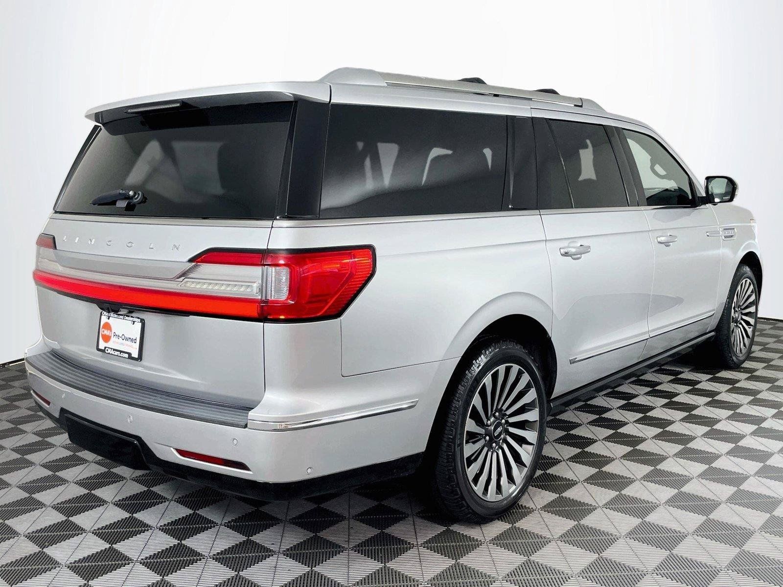 Used 2018 Lincoln Navigator L Reserve w/ Technology Package AWD/4WD image 9