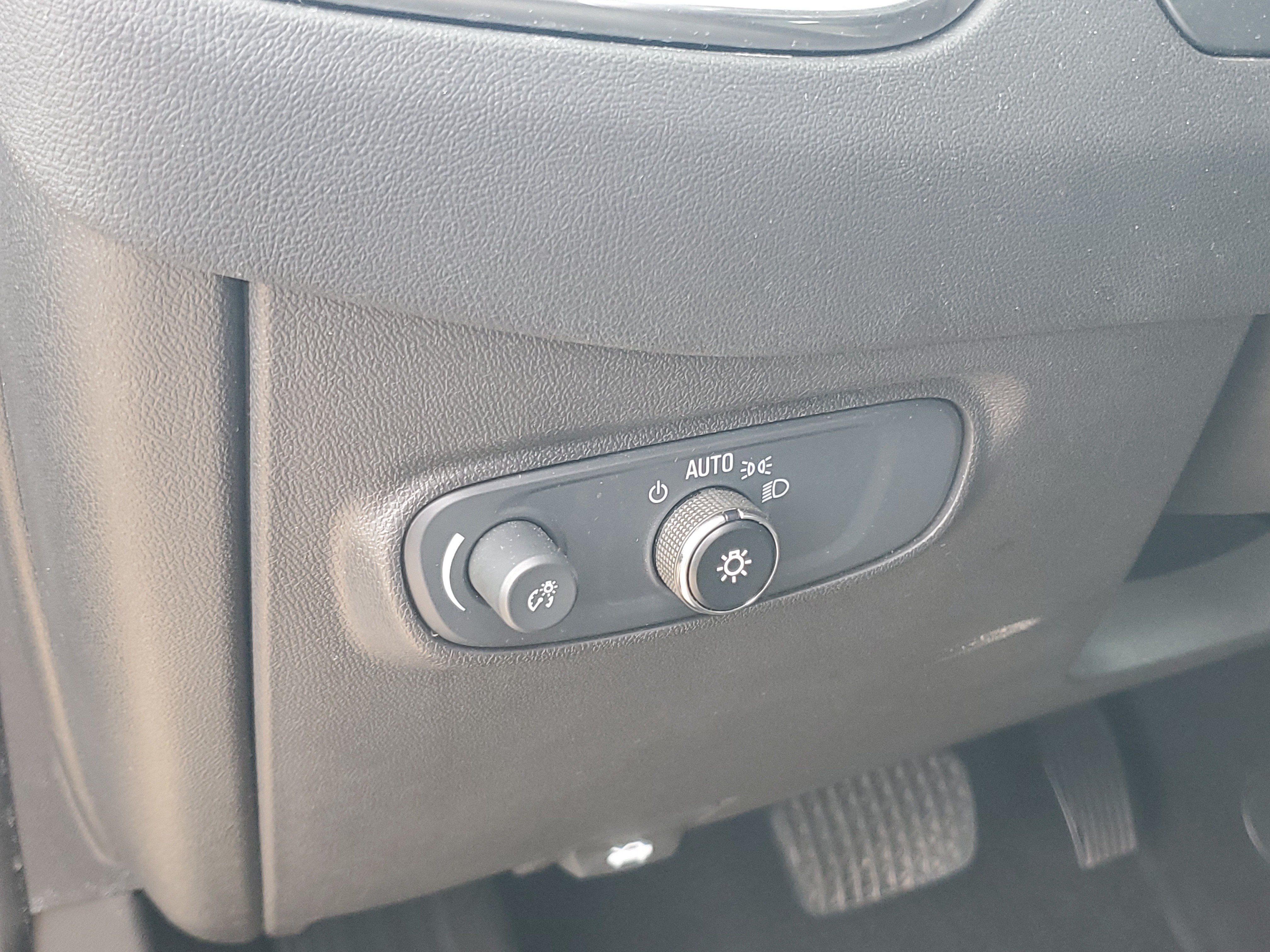 Used 2024 Chevrolet Equinox LT FWD image 15