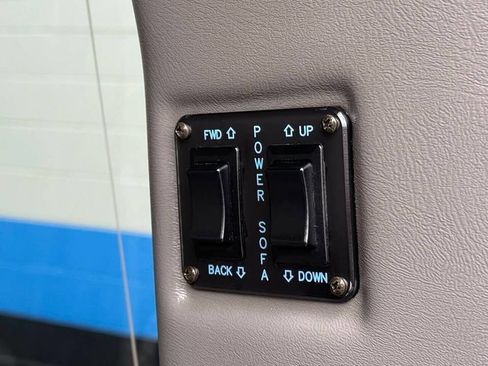 Used 2010 Chevrolet Express 2500 Extended w/ Preferred Equipment Group RWD image 16