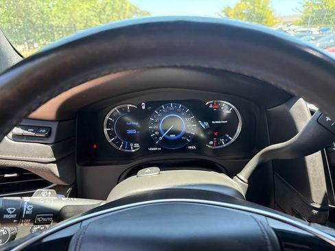 Used 2020 Cadillac Escalade Platinum AWD/4WD image 22