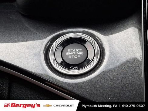 Used 2023 Jeep Grand Cherokee Laredo AWD/4WD image 26