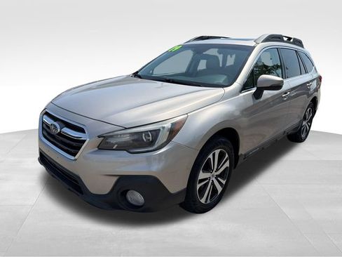 Used 2019 Subaru Outback 2.5i Limited AWD/4WD image 3