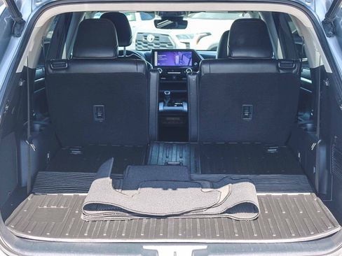 Used 2023 Toyota Highlander Limited FWD image 26