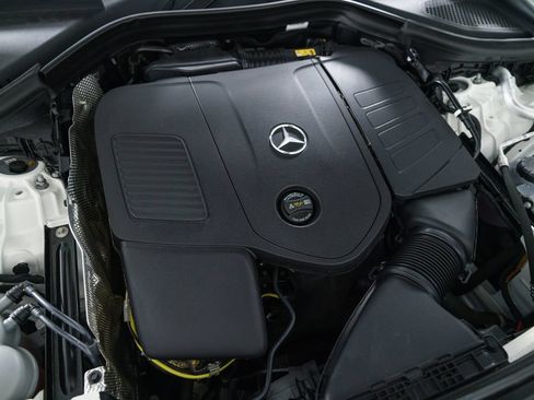 Certified 2025 Mercedes-Benz GLC 300 4MATIC image 39