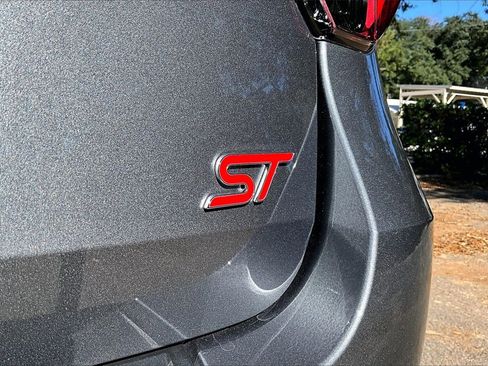 Used 2025 Ford Explorer ST image 21