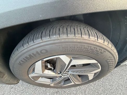 Used 2023 Hyundai Tucson Limited FWD image 2