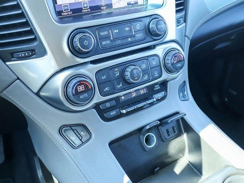 Used 2018 Chevrolet Suburban LT image 15