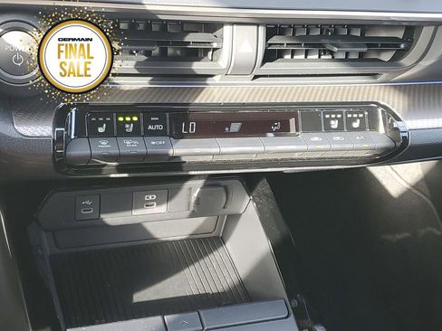 Certified 2025 Toyota Prius Limited image 27