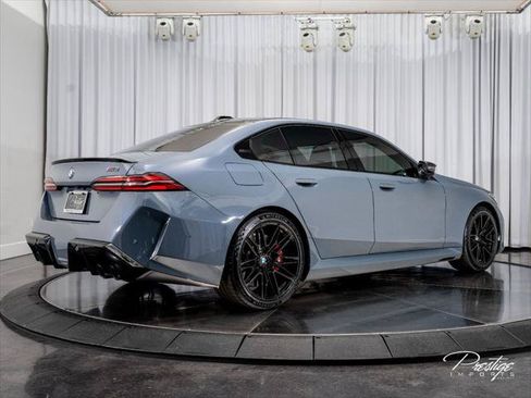 Used 2025 BMW M5 w/ Carbon Package AWD/4WD image 17