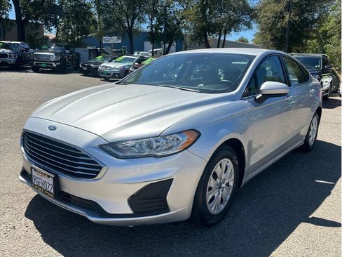 Used 2019 Ford Fusion S FWD image 3