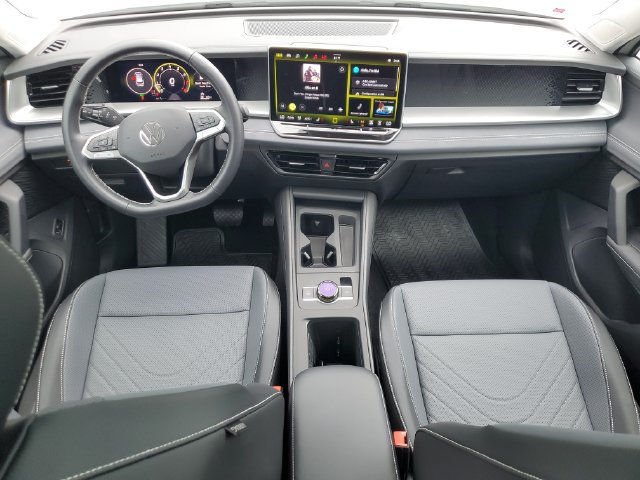 Certified 2026 Volkswagen Tiguan SE FWD image 21