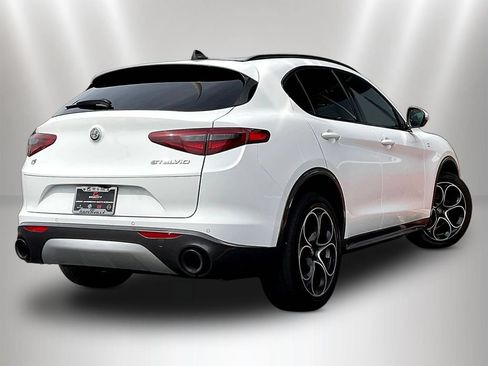 Used 2023 Alfa Romeo Stelvio Ti AWD/4WD image 6