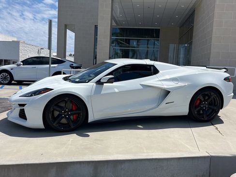 Used 2024 Chevrolet Corvette E-Ray w/ ZER Performance Package AWD/4WD image 2