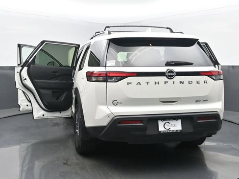 Used 2023 Nissan Pathfinder SV image 56