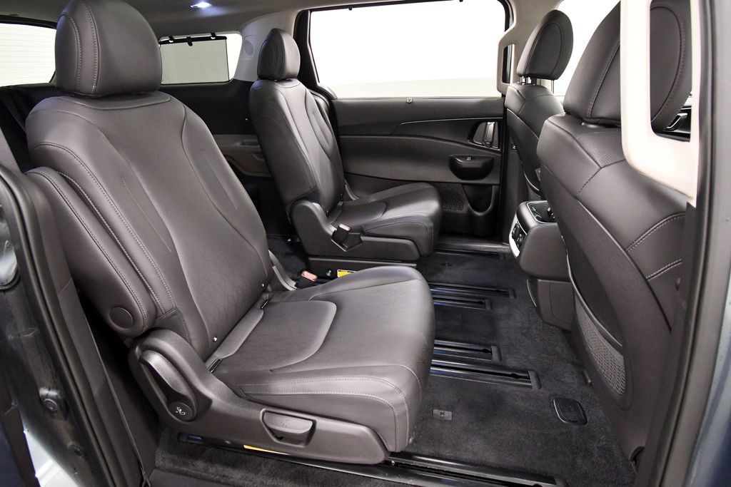 Certified 2026 Kia Carnival SX w/ SX Dark Edition Package FWD image 22